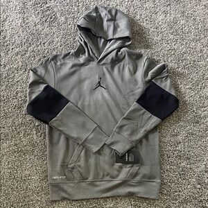 NEW! JORDAN GREY SWEATSHIRT. SIZE LARGE (12-13 YRS). BOYS.